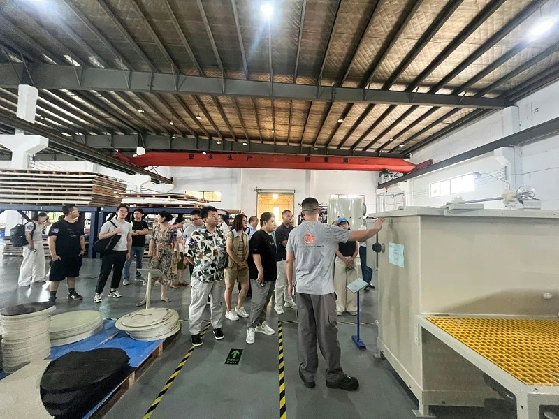 長三角智造雙城匯走進(jìn)依斯倍 (3)