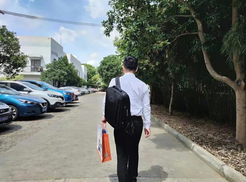 高溫下的環(huán)保人