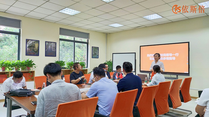 蘇州市科技局領(lǐng)導(dǎo)及市發(fā)展促進會產(chǎn)業(yè)協(xié)會蒞臨依斯倍參觀指導(dǎo)