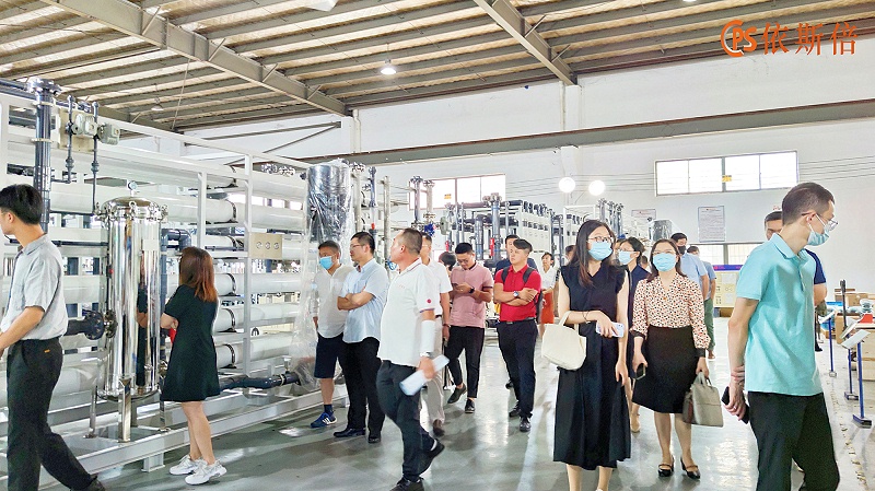 蘇州市科技局領(lǐng)導(dǎo)及市發(fā)展促進會產(chǎn)業(yè)協(xié)會蒞臨依斯倍參觀指導(dǎo)