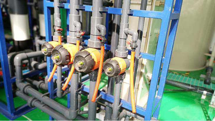 工業(yè)廢水為什么要用聚鐵進(jìn)行絮凝吸附預(yù)處理？